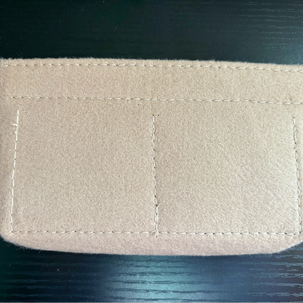 Louis Vuitton Limited Edition Beige Vernis Lexington Fleurs Accessories Pochette - Picture 6 of 9